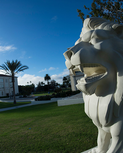Lion statue in Alumni Mall