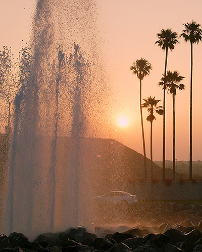 Fountains near the LMU front gate at sunset
