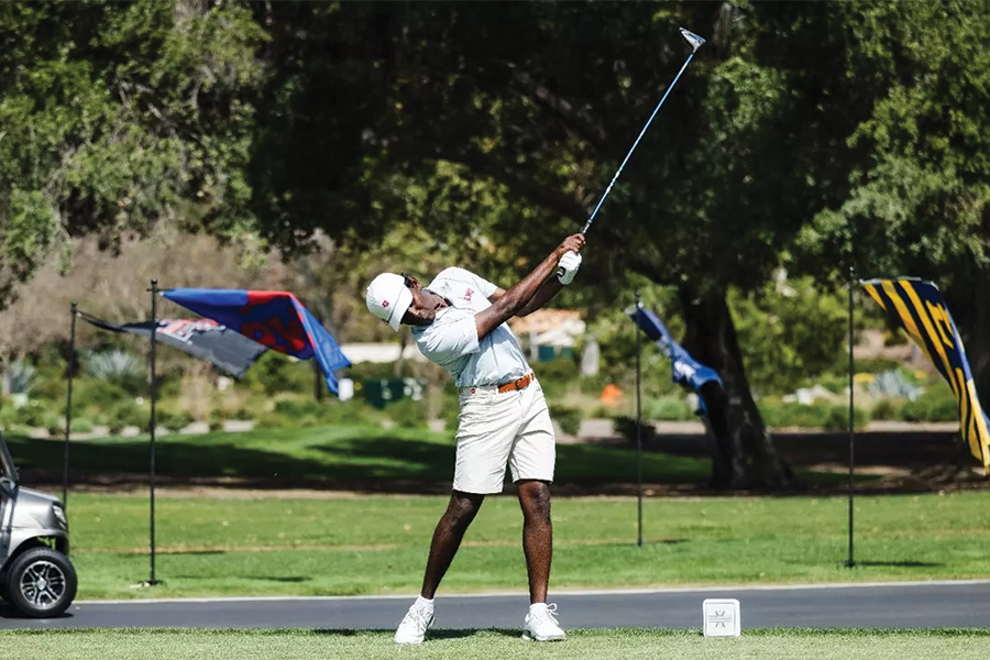 LMU Men's Golf Player Neteesh Anatha Ganesh golfing