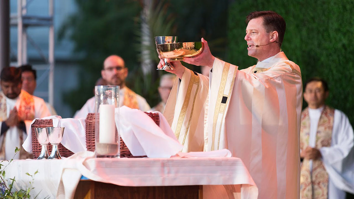 Mass taking place on the Drollinger Family Stage