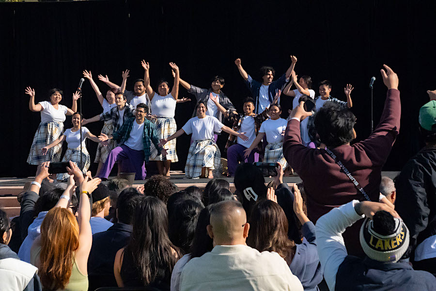 Students performing at the Isang Bansa event 2023